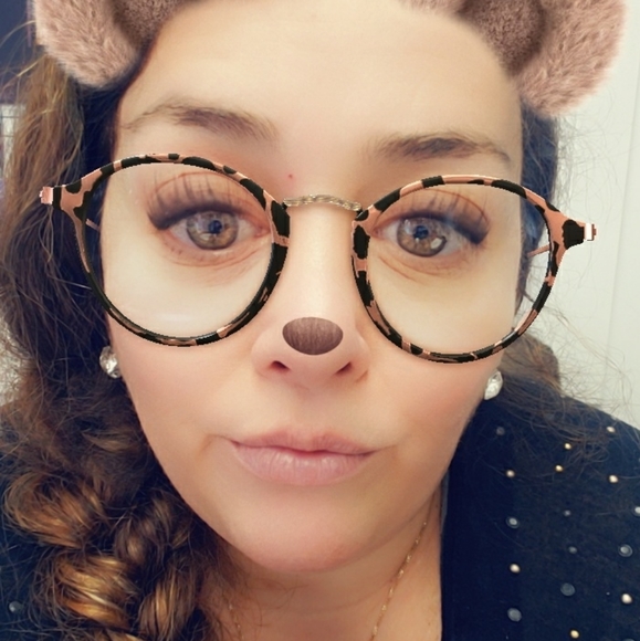 Meet your Posher, Emlee - Picture 1 of 1